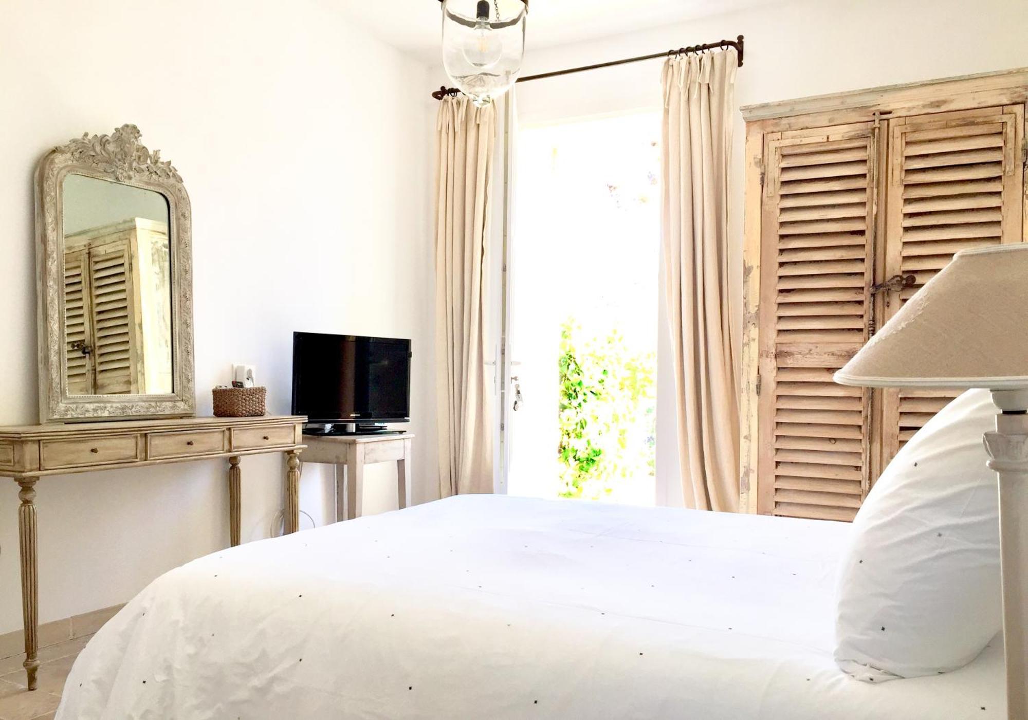 Bastide De Fontvieille Bed and Breakfast Saint-Cyr-sur-Mer Exteriör bild